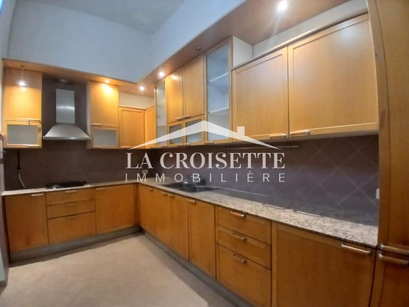 Duplex S+4 avec terrasse à La Marsa